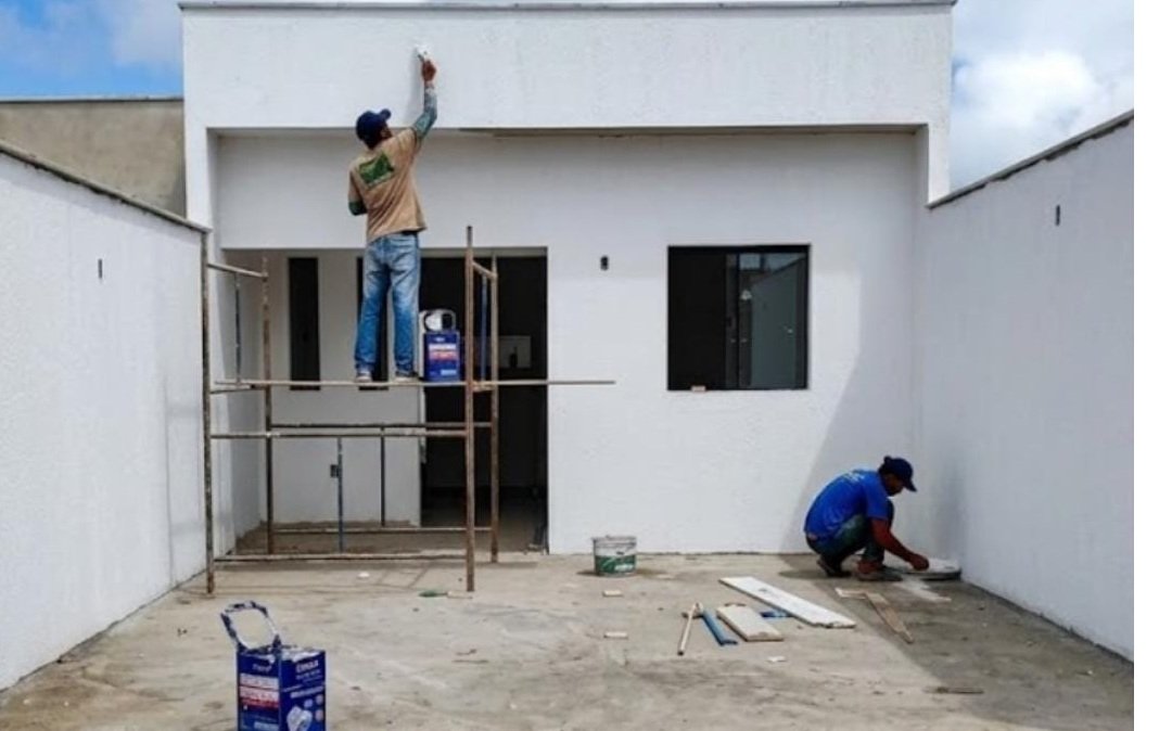 Casa com Portão Preto na ladeira da Mãe Rainha